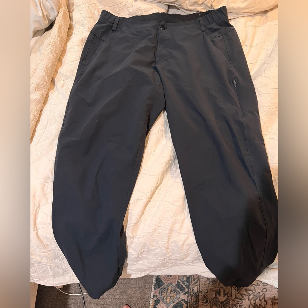 Lululemon pant 36x32. Tight at the ankle